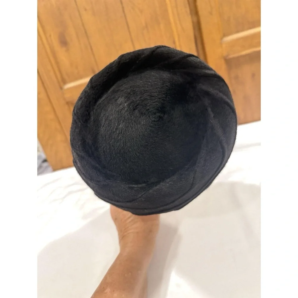 Vintage Black Pillbox Style Hat With A Bow & Birdcage Fascinator Net Veil
